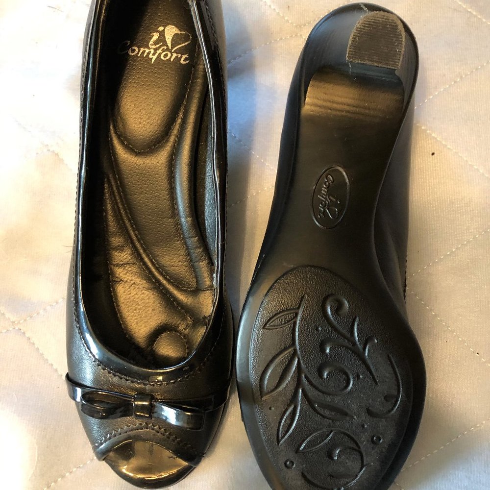 Black Leather Pump